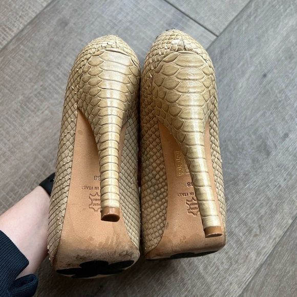 Alejandro Ingelmo Python Print Heels Size 38 - Picture 6 of 14